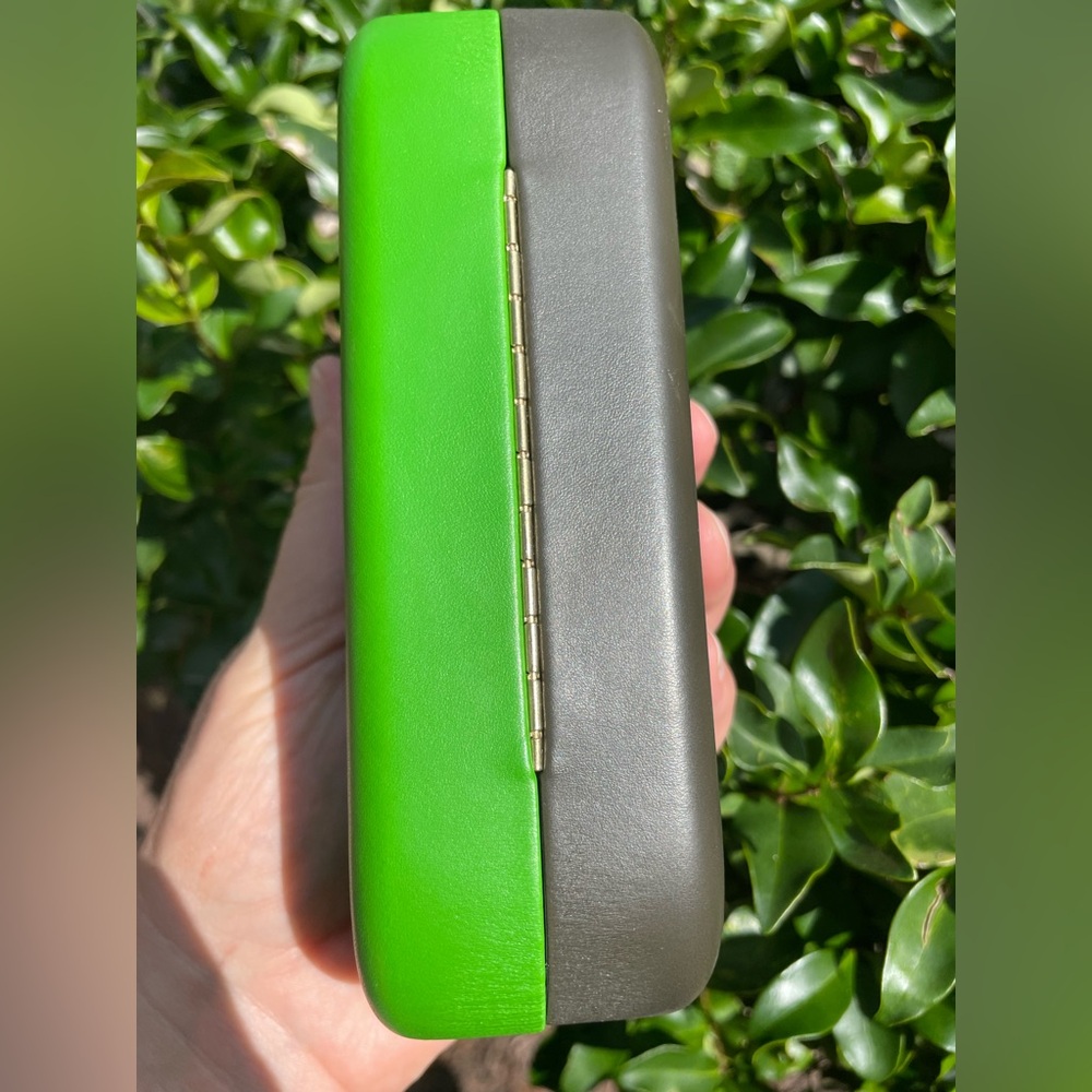 Kate Spade Lime Green Glasses Case - Picture 4 of 4